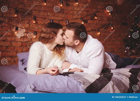 kissing in bed videos